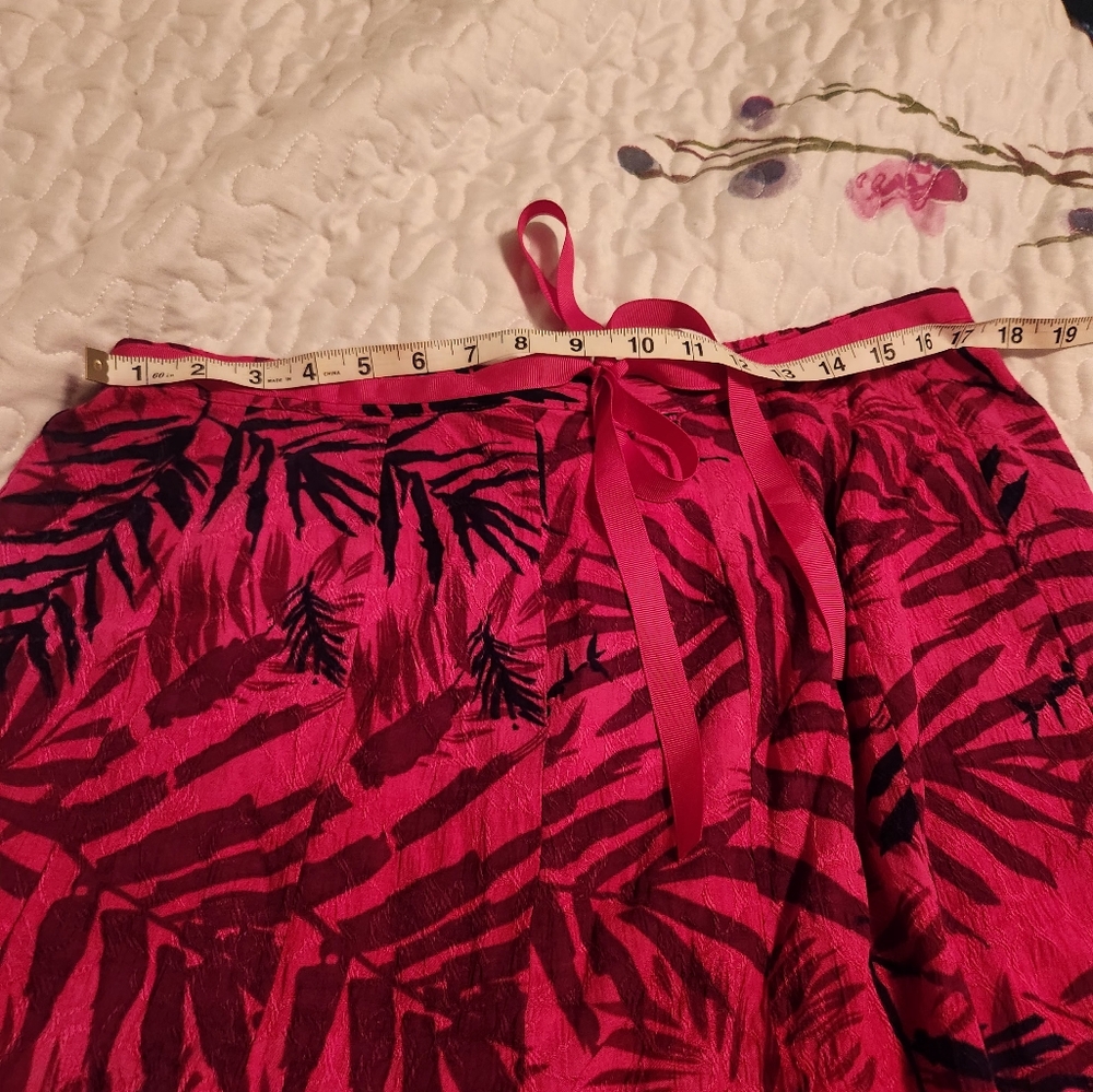 Outfit JPR⛄️ Petite Tropical Pink and Black Women's Skirt - Picture 5 of 7